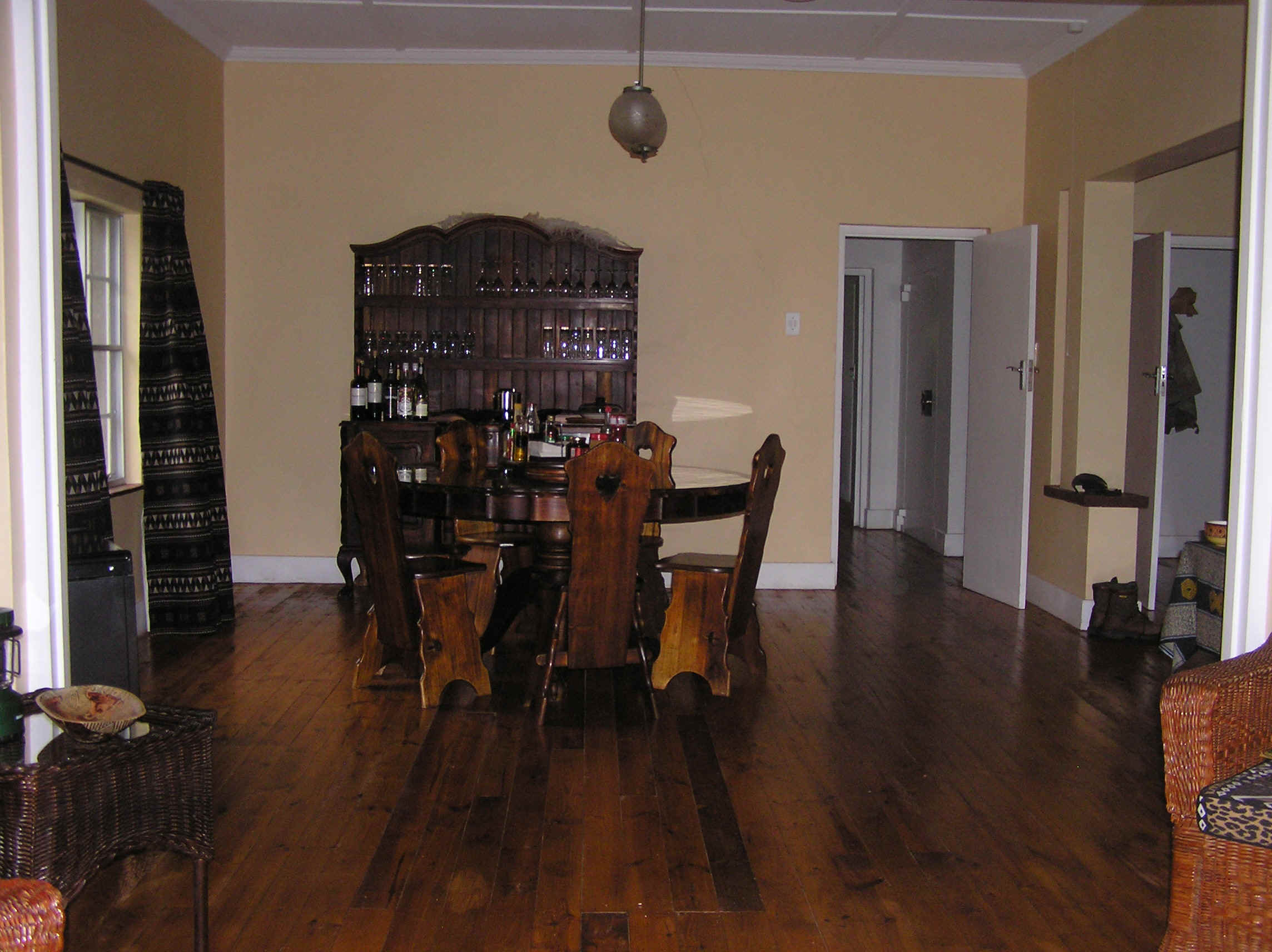 dining room use.jpg (852509 bytes)